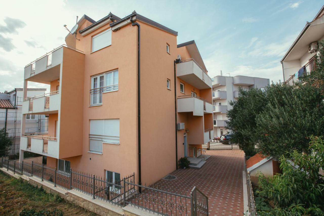 Апартаменты Maslina & Lavanda Подстрана Экстерьер фото